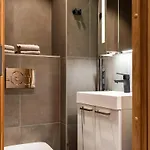 Ski-in Ski-out Luxury Corner Apartment, 2 Lift Tickets
