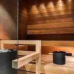 Ski-in Ski-out Luxury Corner Apartment, 2 Lift Tickets *