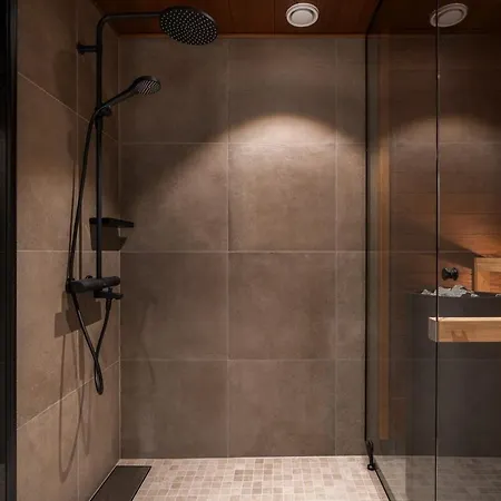 Ski-in Ski-out Luxury Corner Apartment, 2 Lift Tickets Sirkka