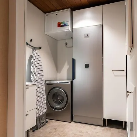 Ski-in Ski-out Luxury Corner Apartment, 2 Lift Tickets アパート