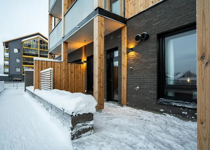 Ski-in Ski-out Luxury Corner Apartment, 2 Lift Tickets *